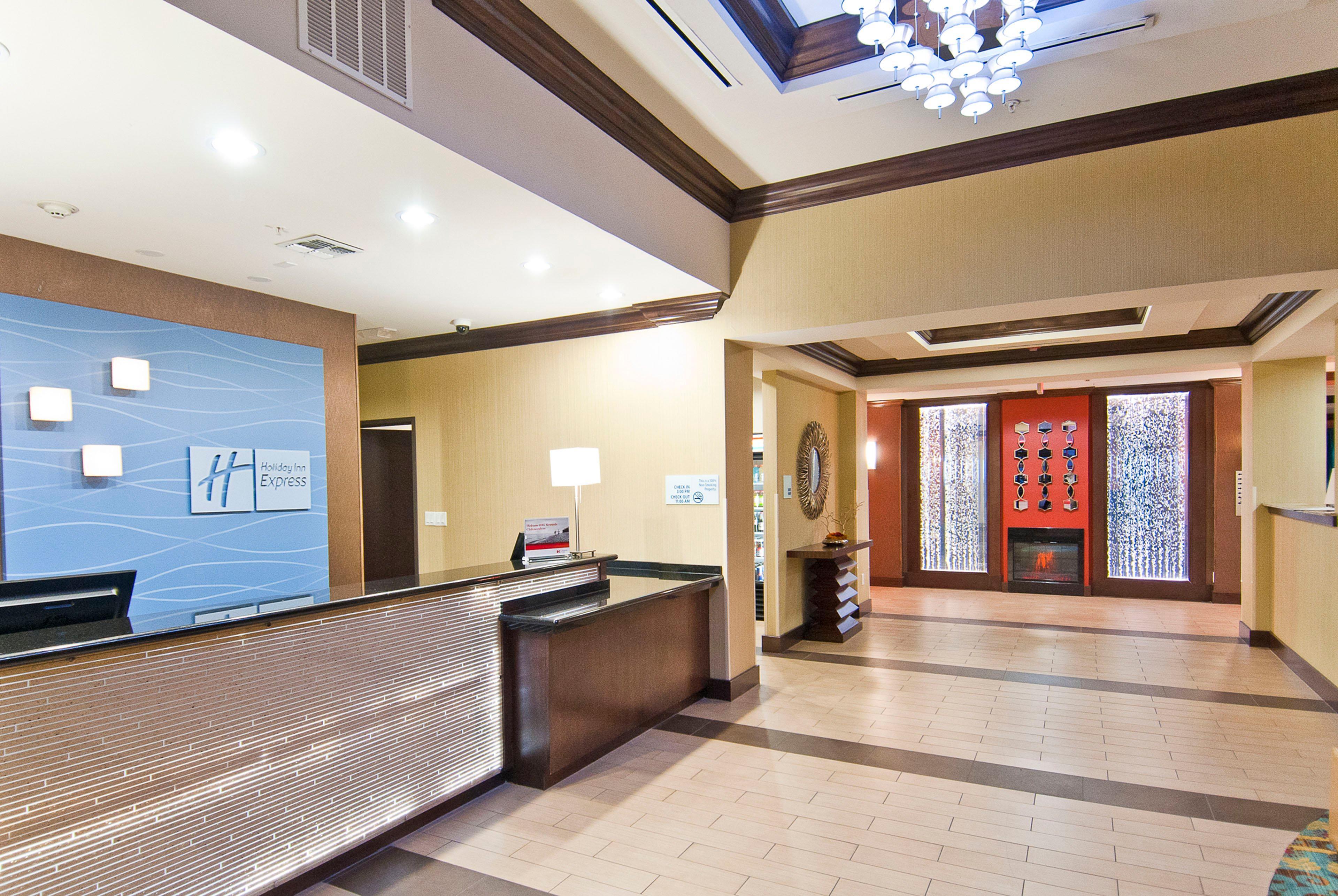 Holiday Inn Express & Suites San Antonio Frost Bank Center By Ihg Esterno foto