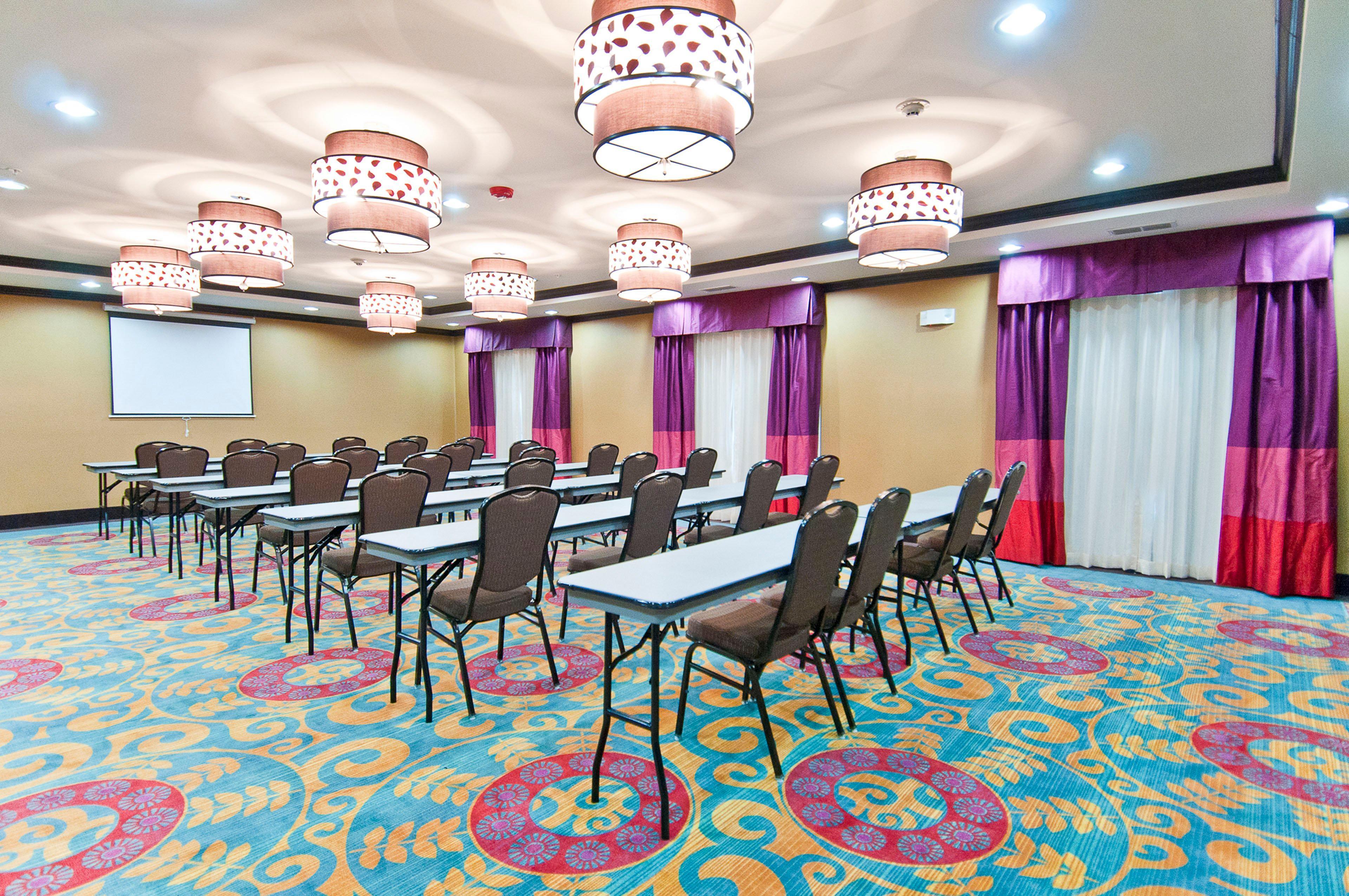 Holiday Inn Express & Suites San Antonio Frost Bank Center By Ihg Esterno foto