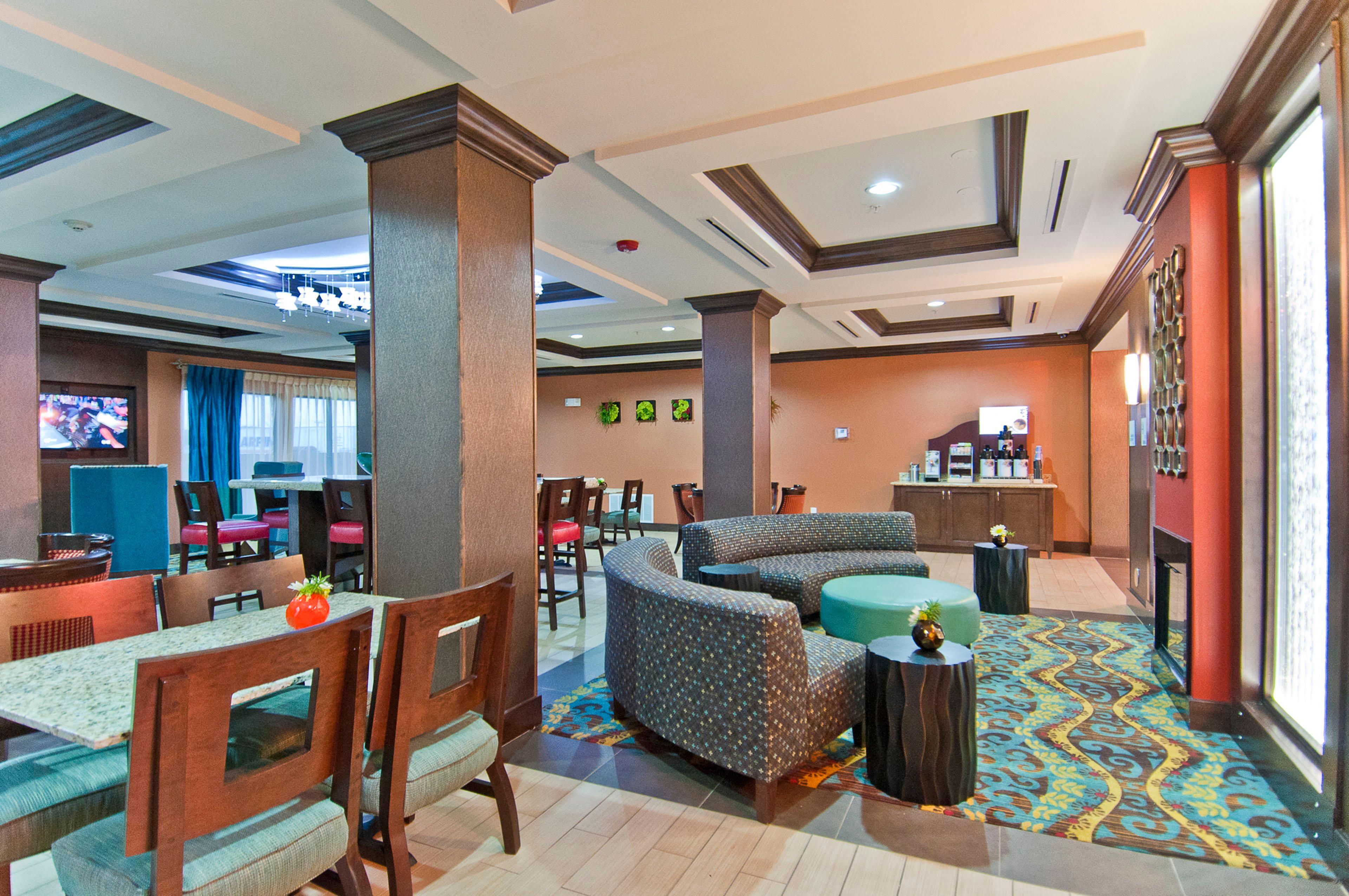 Holiday Inn Express & Suites San Antonio Frost Bank Center By Ihg Esterno foto