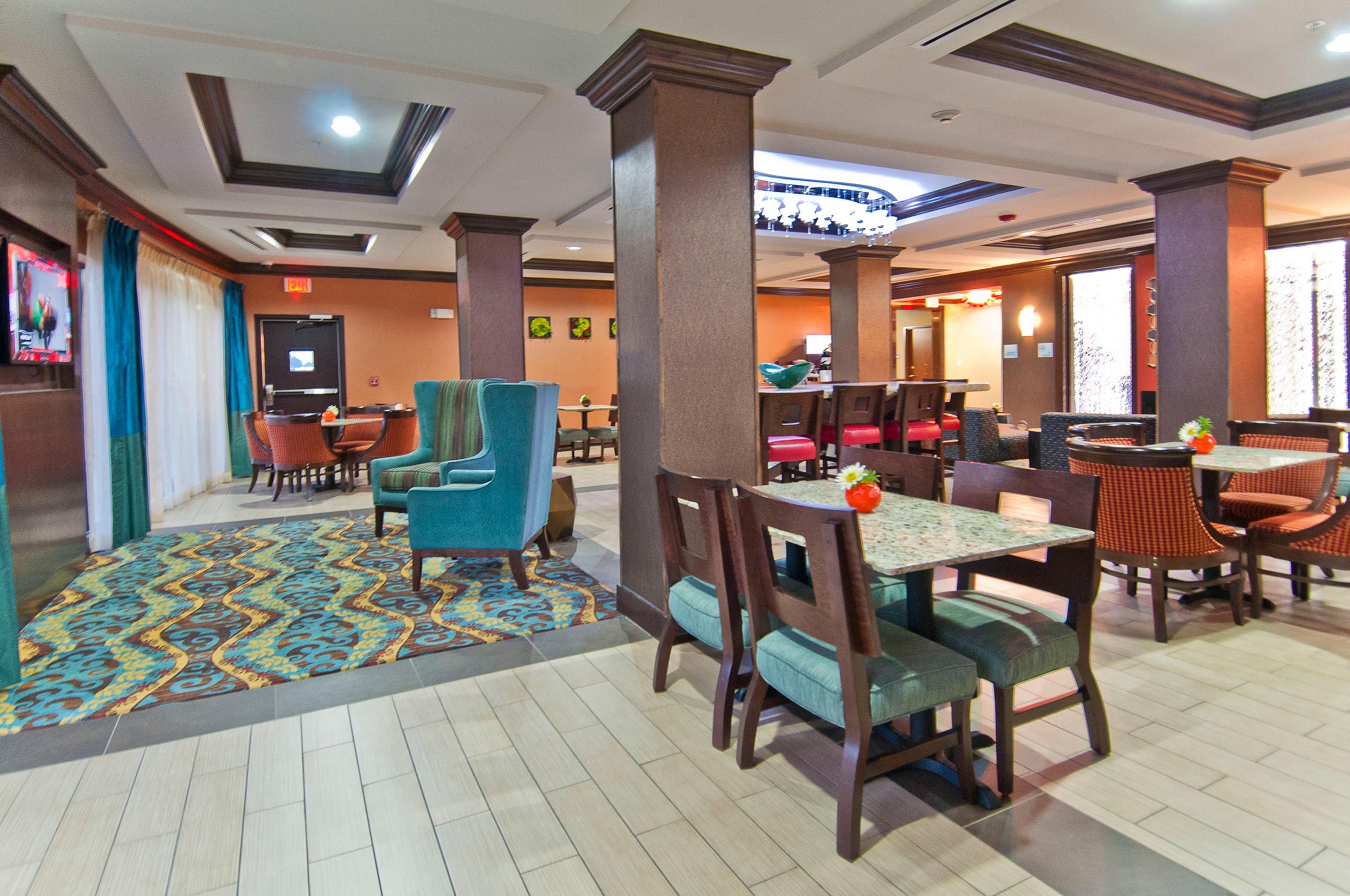 Holiday Inn Express & Suites San Antonio Frost Bank Center By Ihg Esterno foto