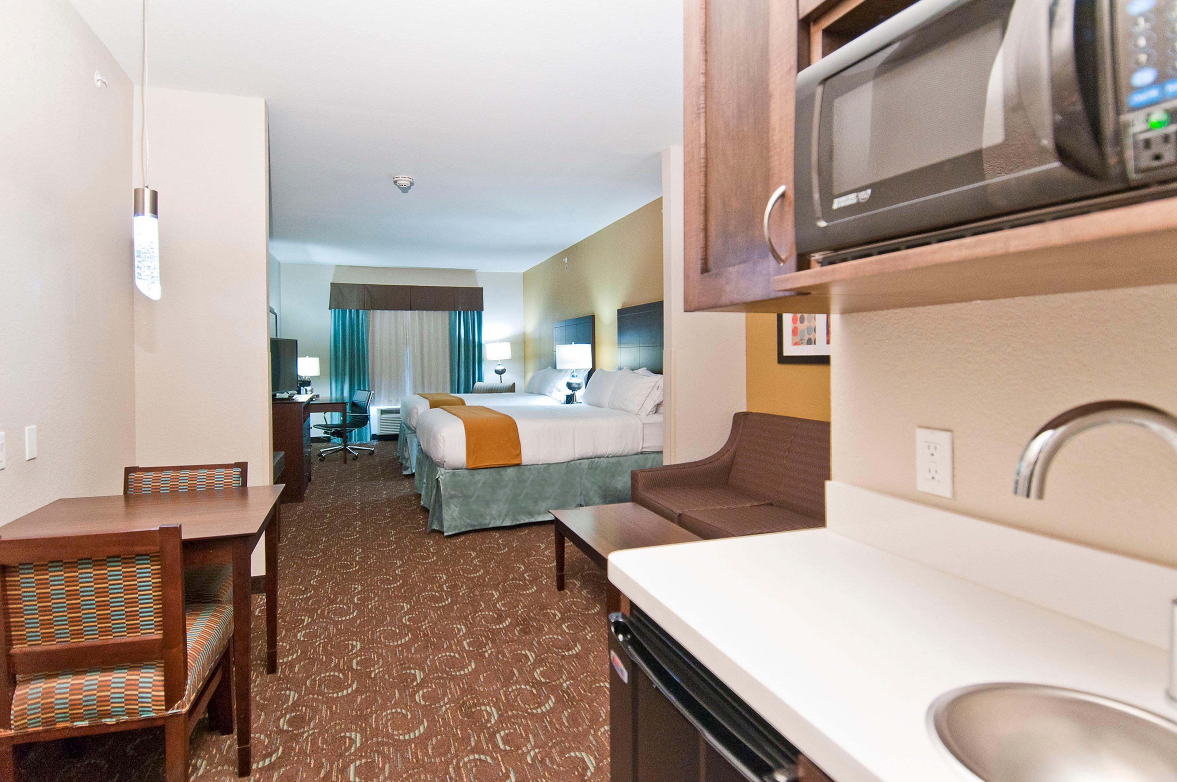 Holiday Inn Express & Suites San Antonio Frost Bank Center By Ihg Esterno foto